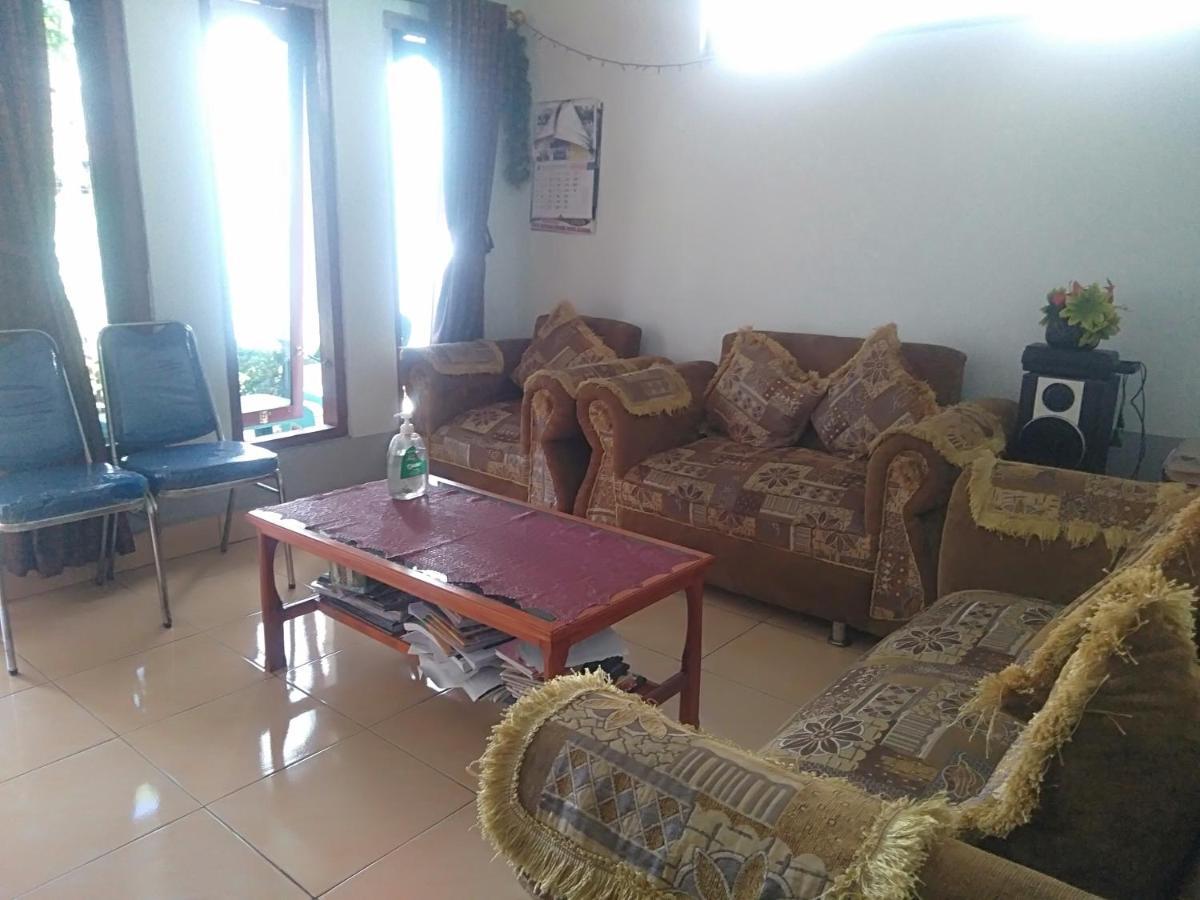 Arnolds Familly Homestay Bajawa Exterior photo